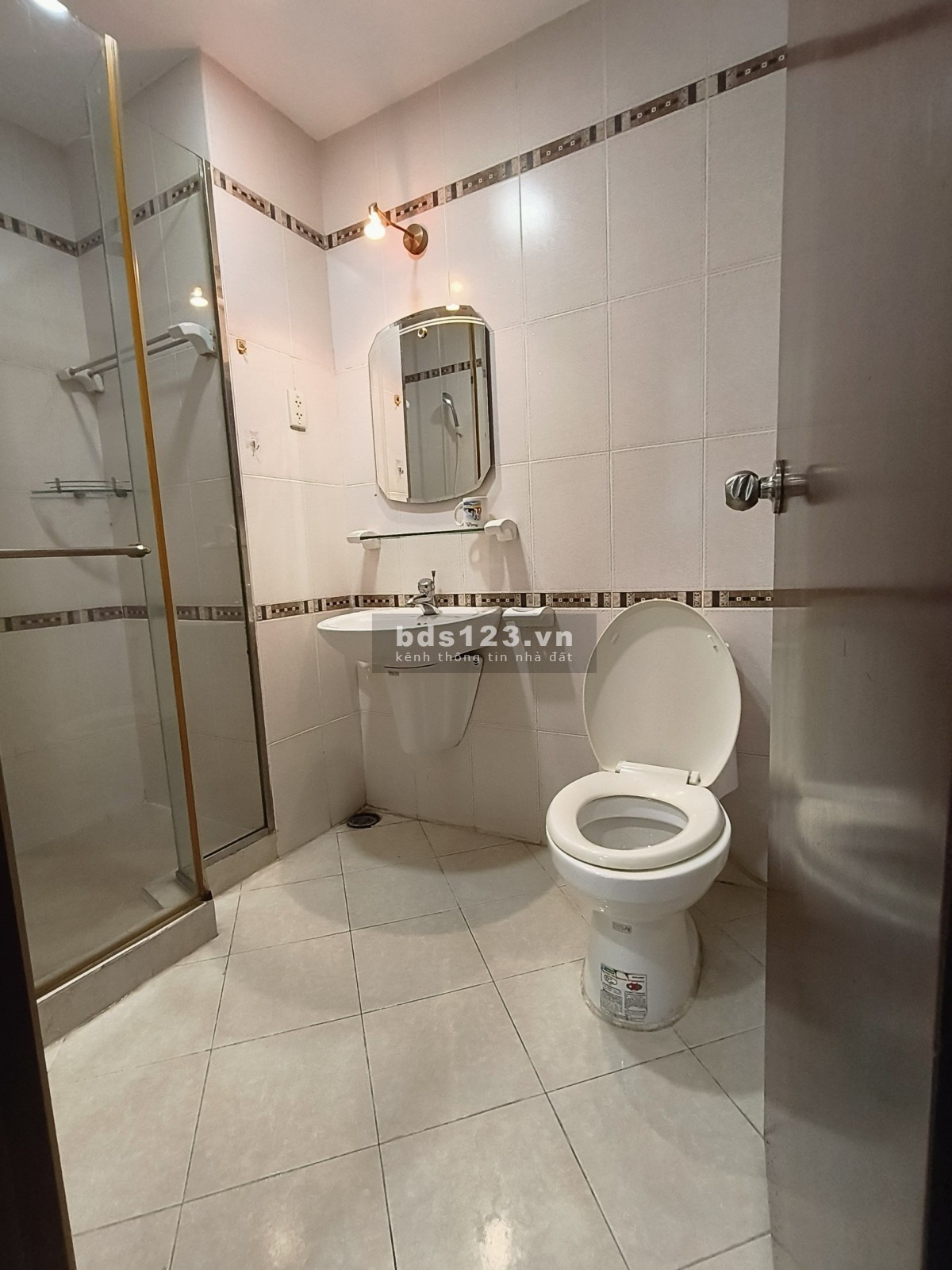 Gia đình cần bán CH Đất Phương Nam 141m2, 3pn, 2wc, tặng NT, góc, Sh lâu dài. Giá thật : 5.7 tỷ TL