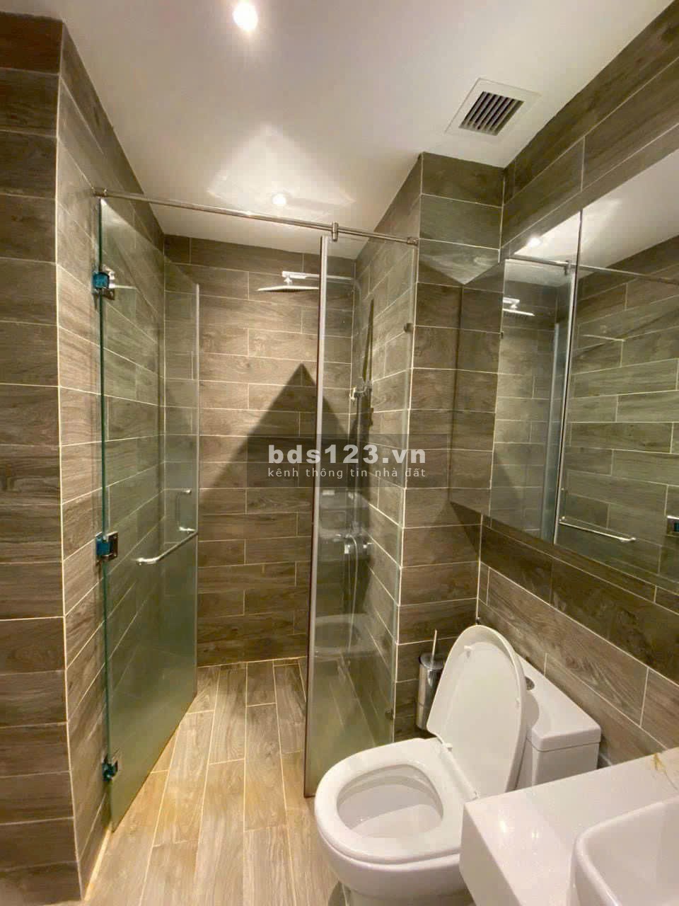 Gia đình cần bán CH Cộng Hòa Plaza 140m2, 4pn, 4wc, có NT và Sổ Hồng. Giá thật nhà thật: 7.3 tỷ TL