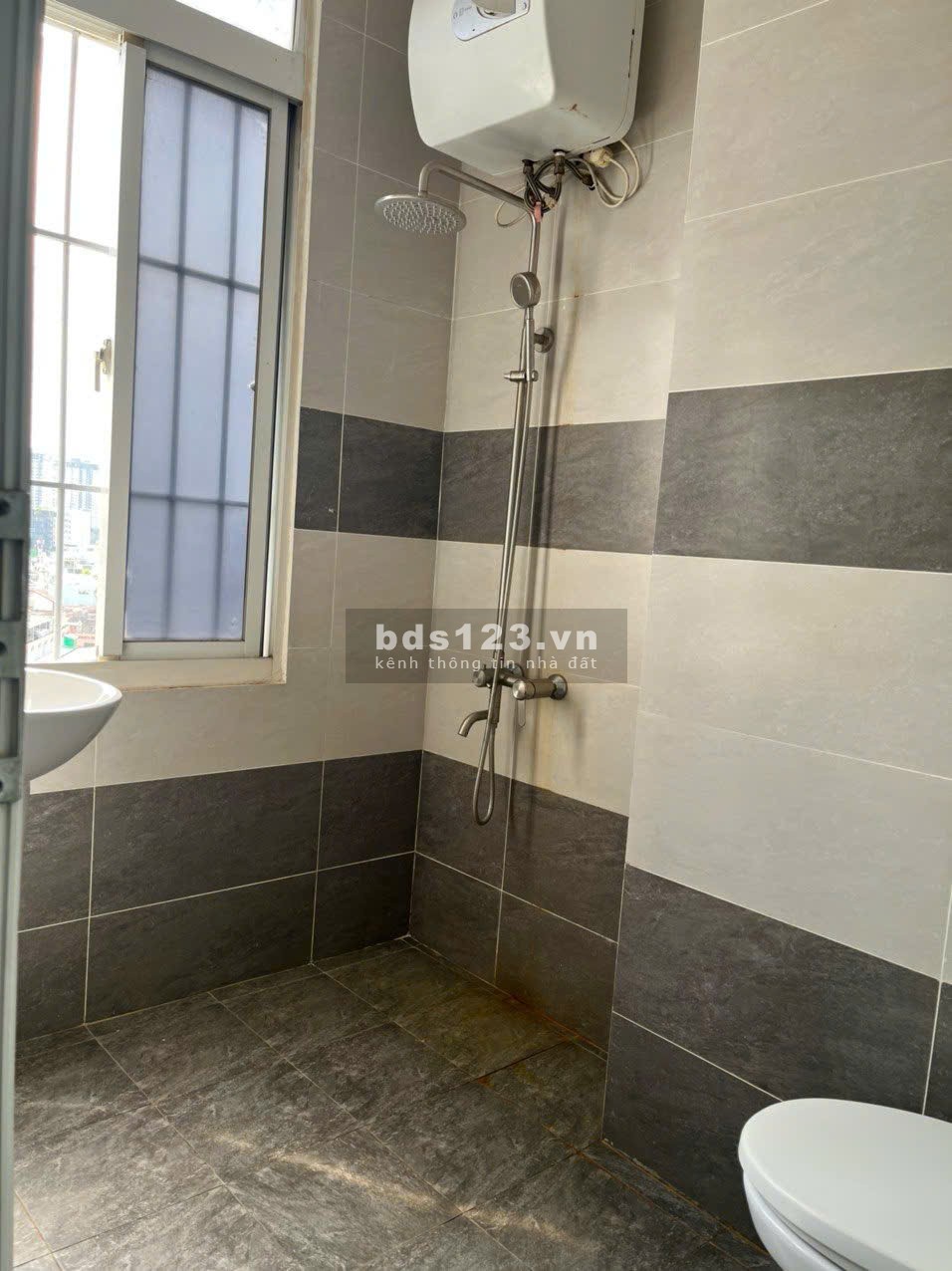 Bán CH Thuận Việt 89m2, 3PN, căn góc, SH lâu dài. Giá bán: 4.1 tỷ TL