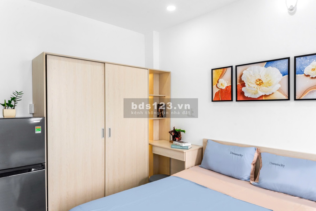 Cho thuê căn hộ 1 phòng ngủ ngay Bình Thạnh ban công, full nội thất, thang máy mới 100%
