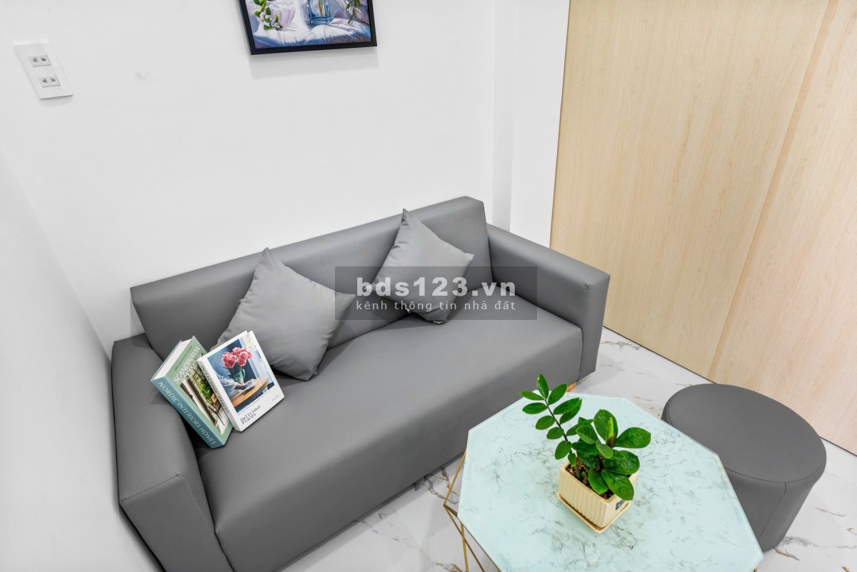 Cho thuê căn hộ 1 phòng ngủ ngay Bình Thạnh ban công, full nội thất, thang máy mới 100%