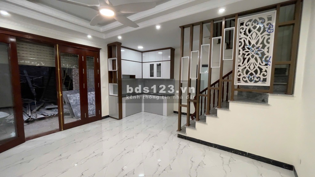 Đẹp - Ngõ thông - Bán nhà Vĩnh Hưng - Hoàng Mai - 5 Tang - 5,2 tỷ