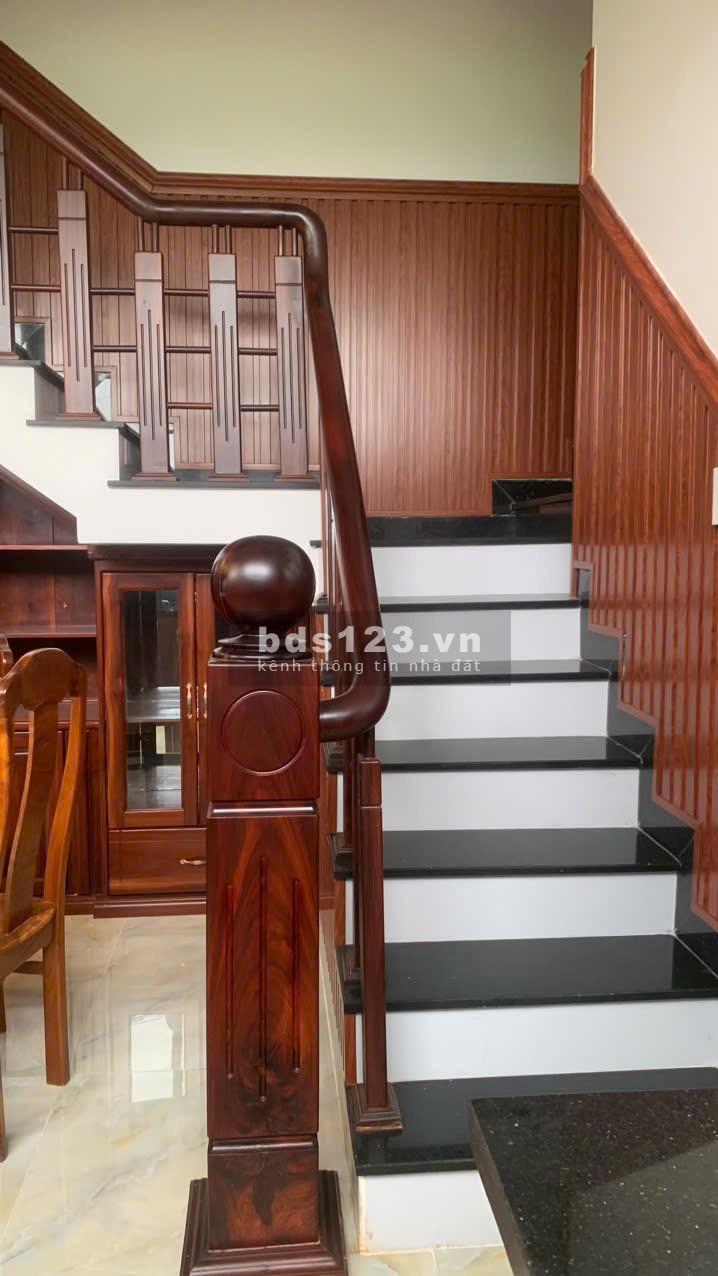 Bán nhà 2 mặt tiền đường Huỳnh Thị Đồng Thị trấn Nhà Bè.