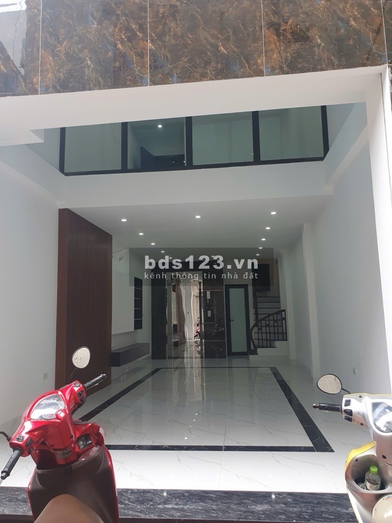 Chính chủ bán căn nhà Phúc lợi Long Biên, diện tích 51m, 6 Tầng. Thang máy. Giá 9.5 tỷ