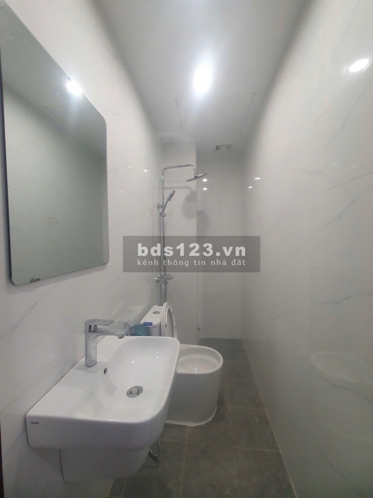 Chính chủ bán căn nhà Phúc lợi Long Biên, diện tích 51m, 6 Tầng. Thang máy. Giá 9.5 tỷ