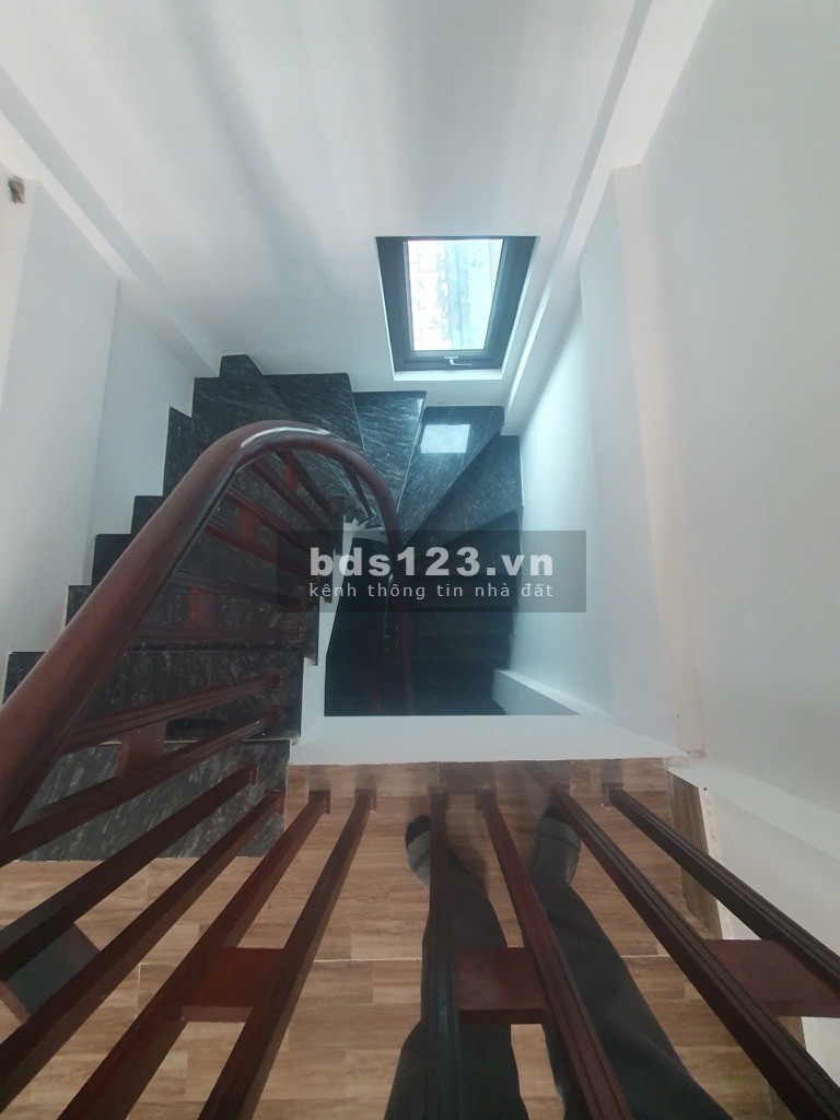 Chính chủ bán căn nhà Phúc lợi Long Biên, diện tích 51m, 6 Tầng. Thang máy. Giá 9.5 tỷ