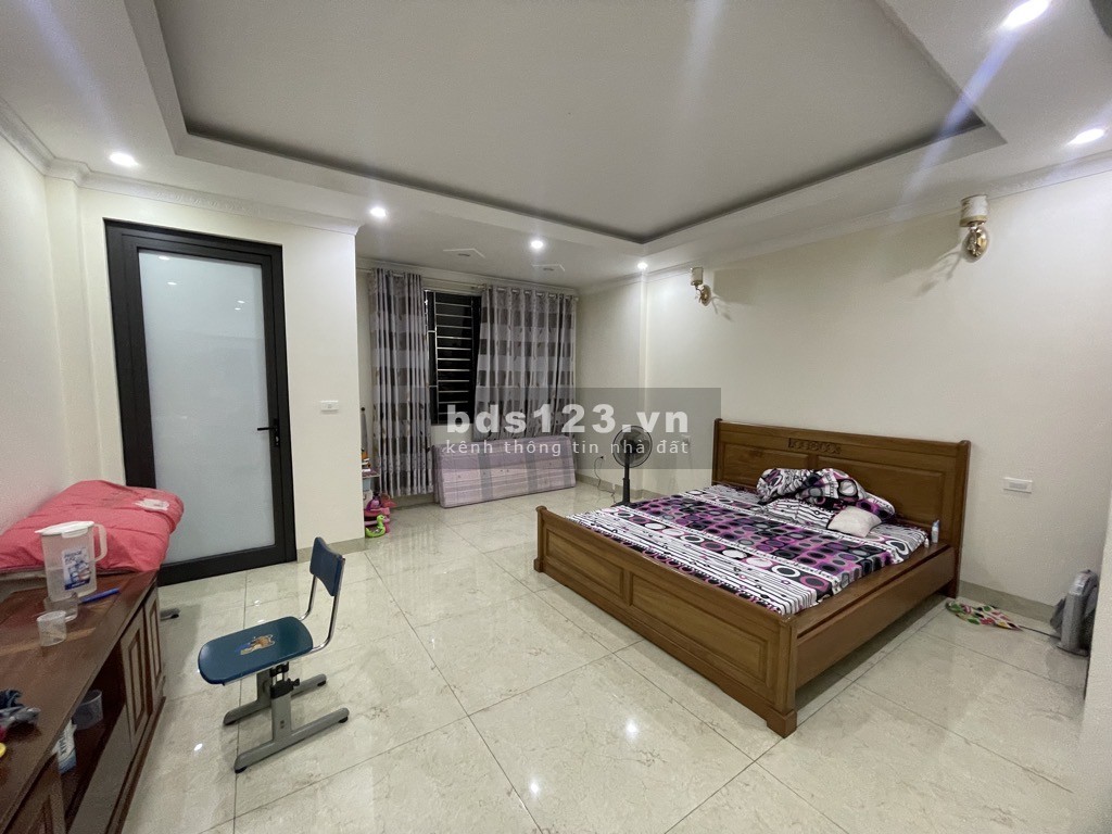 Chính chủ bán căn nhà Kẻ Tạnh, Giang Biên, diện tích 90m2