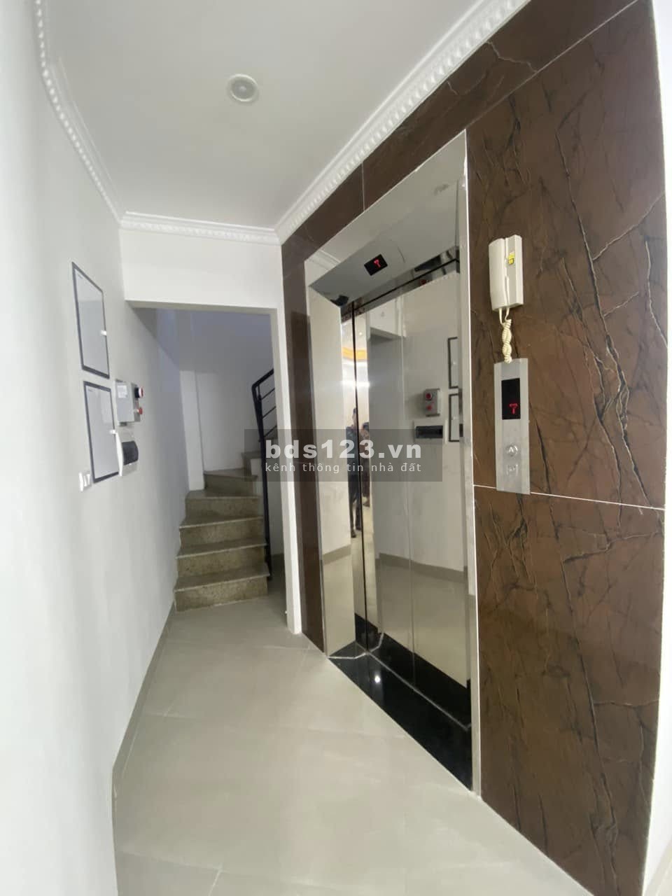 Siêu phẩm ngõ 33 Văn Cao, Ba ĐÌnh. 50m2, 7 tầng, 5m mặt tiền. 11,5 tỷ (thương lượng)