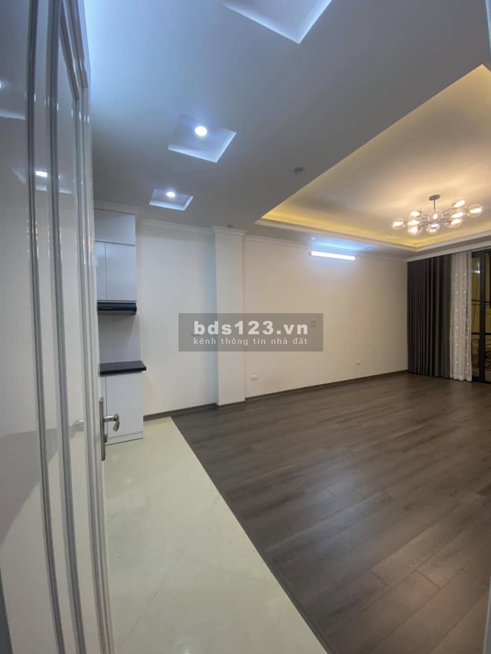 Siêu phẩm ngõ 33 Văn Cao, Ba ĐÌnh. 50m2, 7 tầng, 5m mặt tiền. 11,5 tỷ (thương lượng)