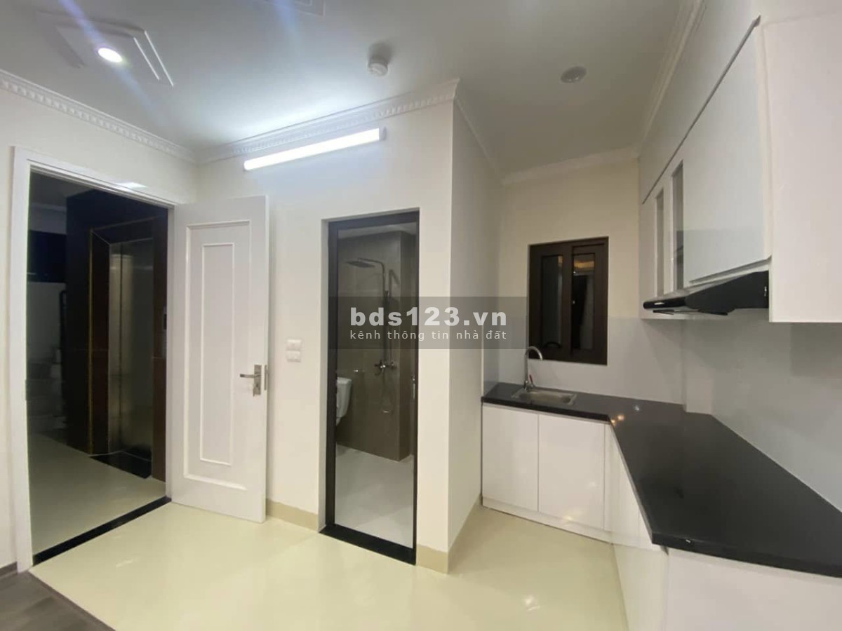 Siêu phẩm ngõ 33 Văn Cao, Ba ĐÌnh. 50m2, 7 tầng, 5m mặt tiền. 11,5 tỷ (thương lượng)