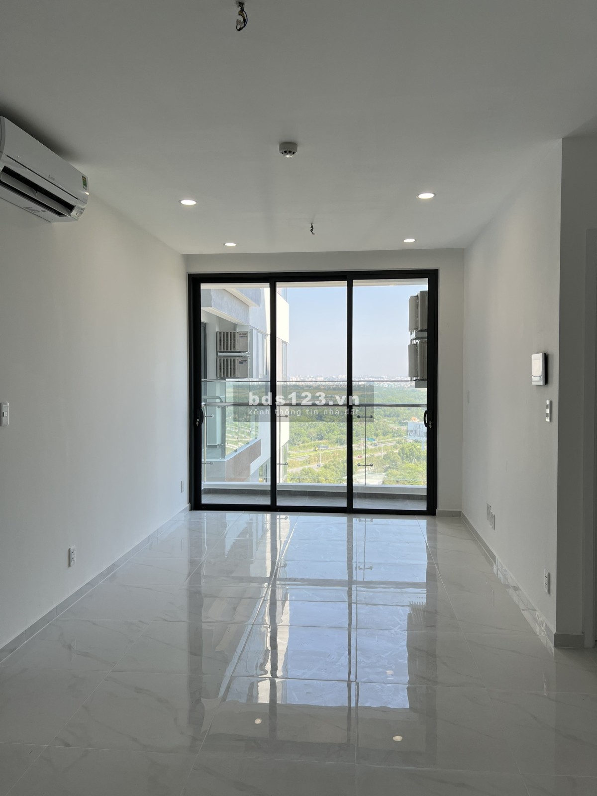 Dlusso 2PN 2WC view thành phố tầng cao 4.5 tỷ, sổ hồng trao tay