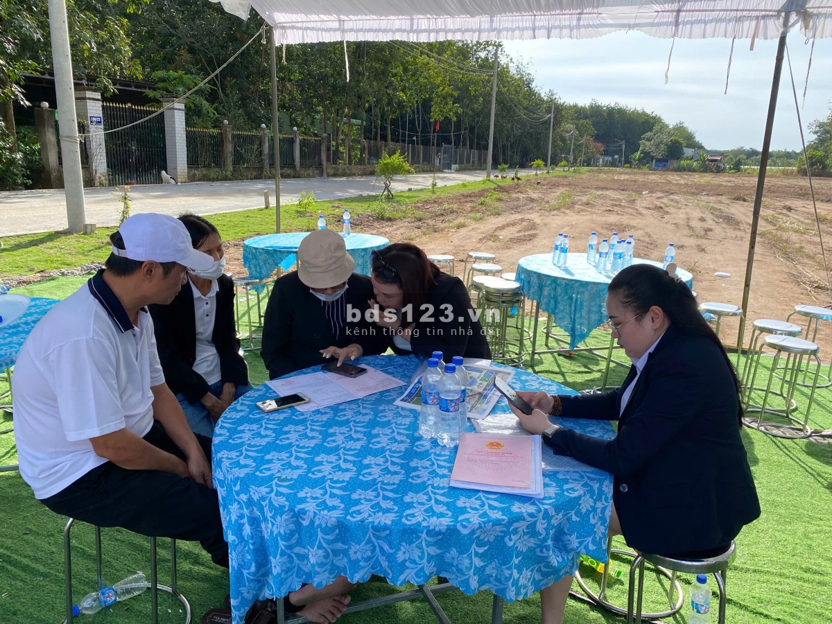 Đất thổ cư có sổ sẵn 250m², trong đó có 100m² thổ cư. Công chứng nhận sổ ngay