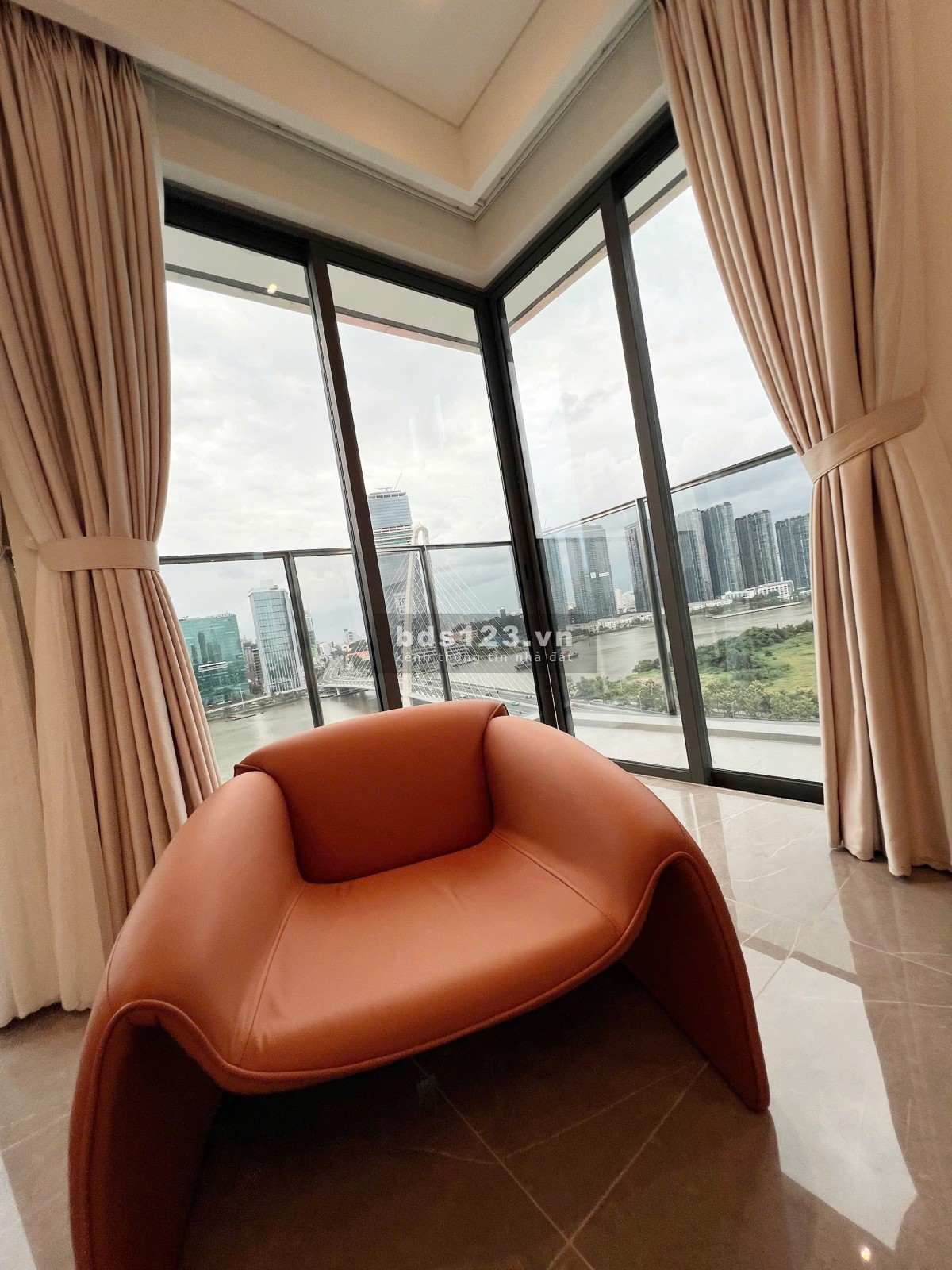 Căn hộ - Metropole Thủ Thiêm Quận 2Cho Thuê 3 Phòng Ngủ nội thất cao cấp, thang máy riêng