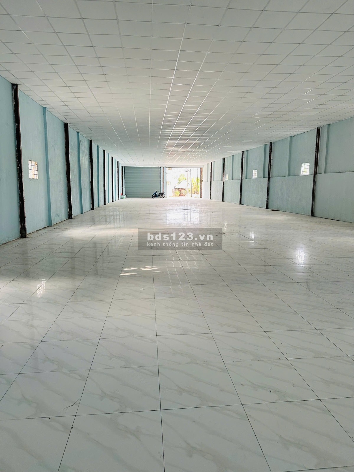 Bán kho xưởng mặt tiền đường Hùng Vương, dt 700 m2