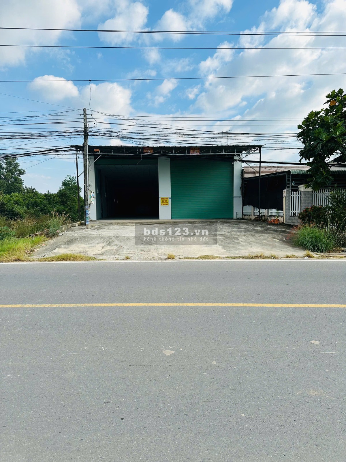 Bán kho xưởng mặt tiền đường Hùng Vương, dt 700 m2