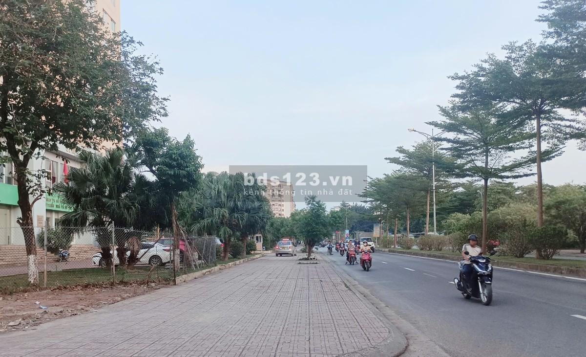Bán đất cực đẹp giá rẻ, ô tô tránh đỗ chạy vòng quanh, 3 tỷ X, Ngô Gia Tự, UBND quận Long Biên