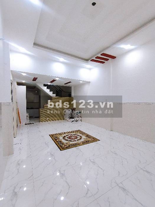 Nhà đẹp ở ngay, căn góc, có dòng tiền, Dương Bá Trạt, sát Q1, 90 M2, chỉ 4.7 tỷ