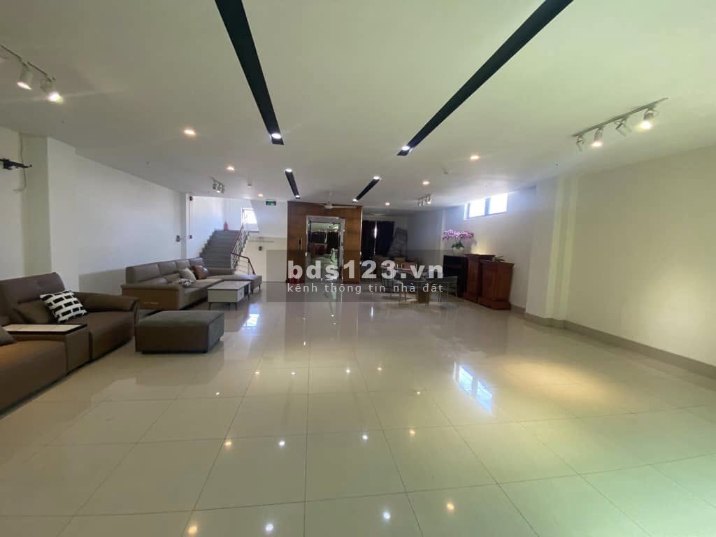 VIP - Bán nhà mặt tiền đường Hà Nội trung tâm TP Huế