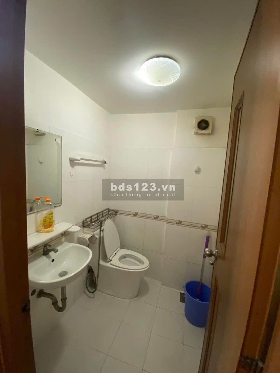 Chung cư Oriental Plaza, Âu Cơ, Tân Thành: 84m2, 2p ngủ, 2wc, 13 triệu