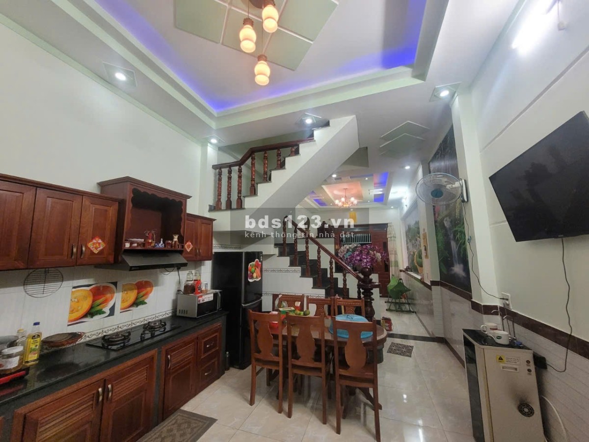 Bán nhà 2 tầng 1 trệt 1 lầu 72m2, 3.43 tỷ đường nhựa 12m,dt743,Nguyễn Thị khắp, tân đông hiệp