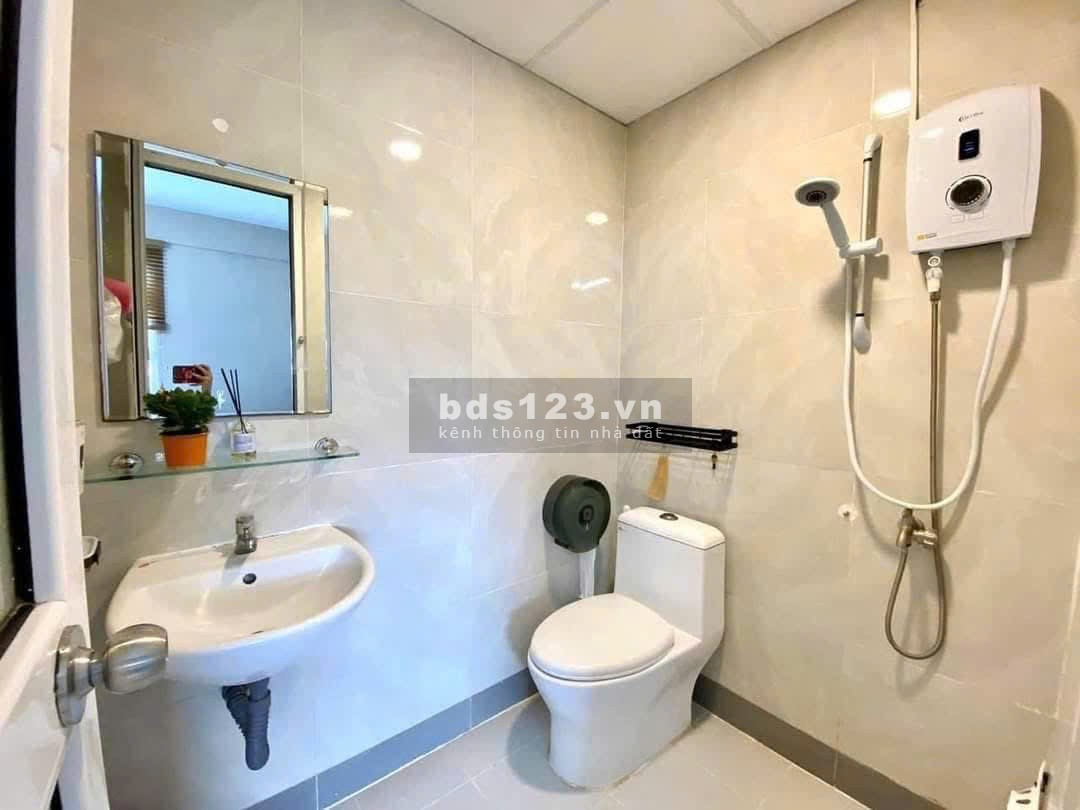 Chung Cư Oriental Plaza, Đ. Âu Cơ, Tân Thành, TP, 87m2, 2PN, 2WC, 13tr/tháng.