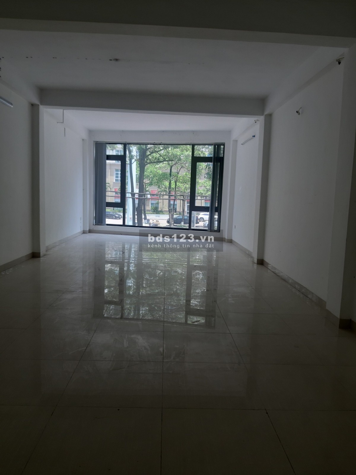 Cho thuê nhà số 57C mặt đường Mễ Trì đối diện The Manor