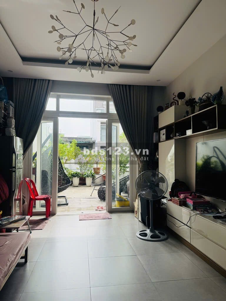 Bán nhà mặt tiền Lạc Long Quân Tân Bình 75M 5 tầng thang máy 19.45 tỷ