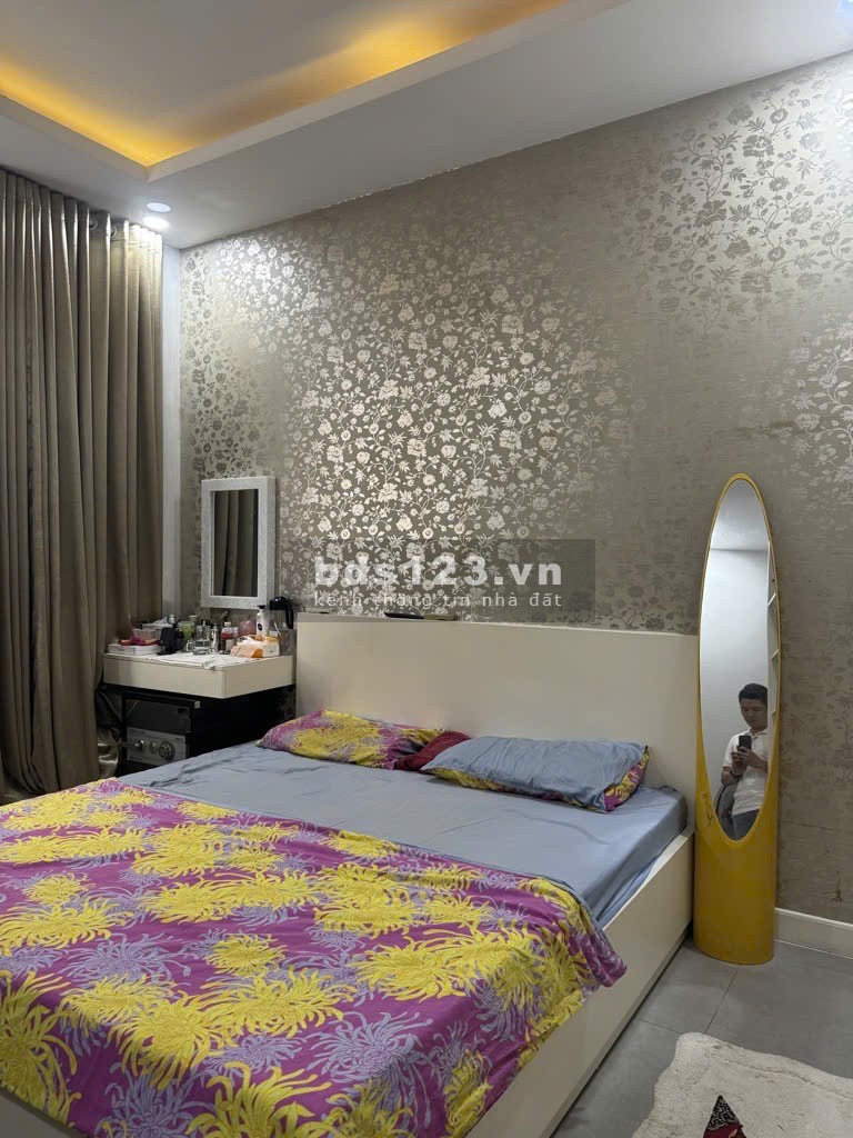 Bán nhà mặt tiền Lạc Long Quân Tân Bình 75M 5 tầng thang máy 19.45 tỷ