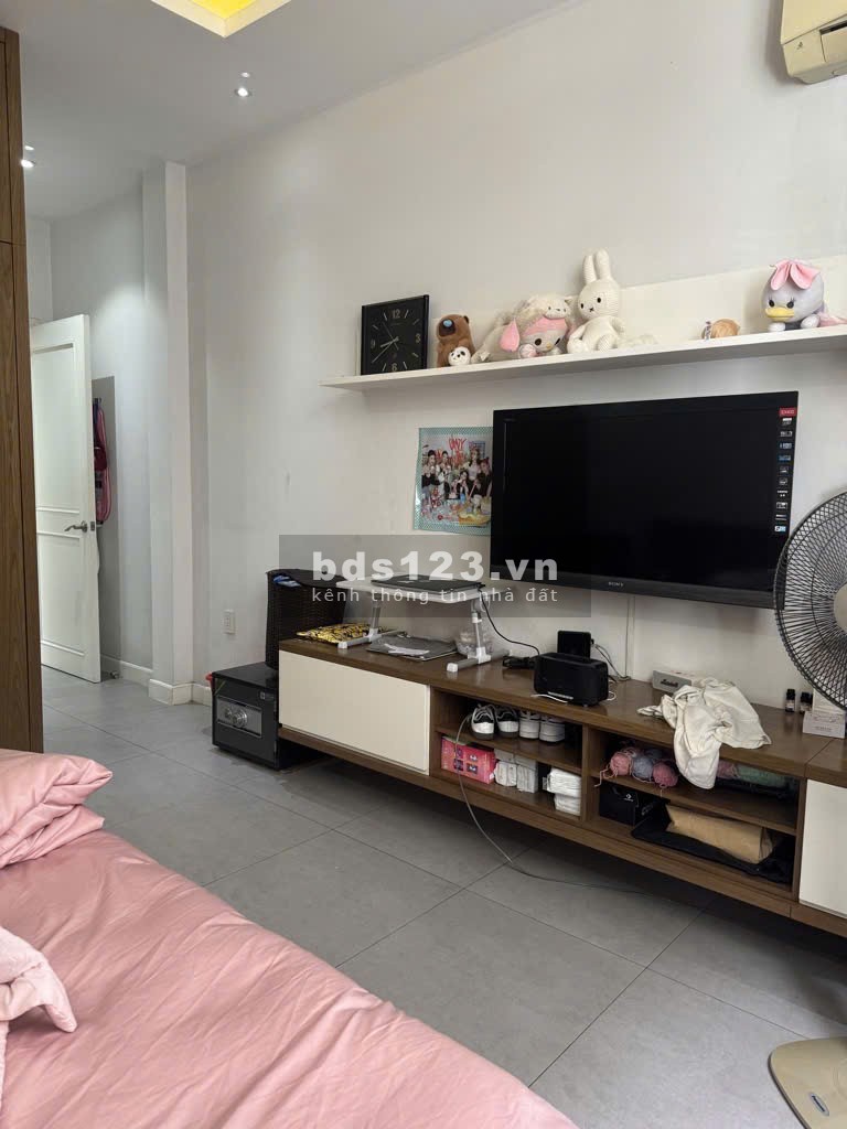 Bán nhà mặt tiền Lạc Long Quân Tân Bình 75M 5 tầng thang máy 19.45 tỷ