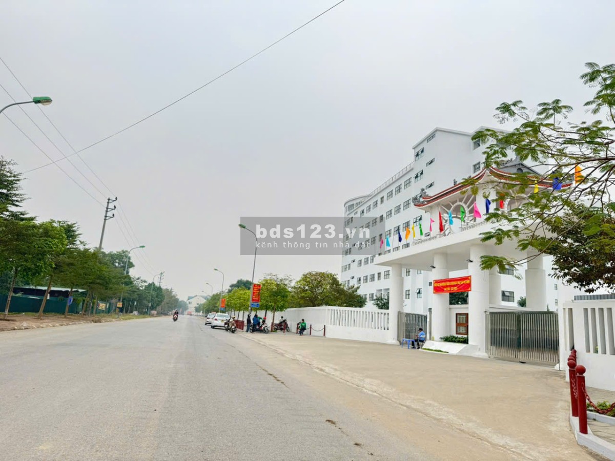 Bán 132m lô góc đất Tiền Phong, Mê Linh, HN. Cách trường ĐH Tài Chính-Ngân Hàng 800m.