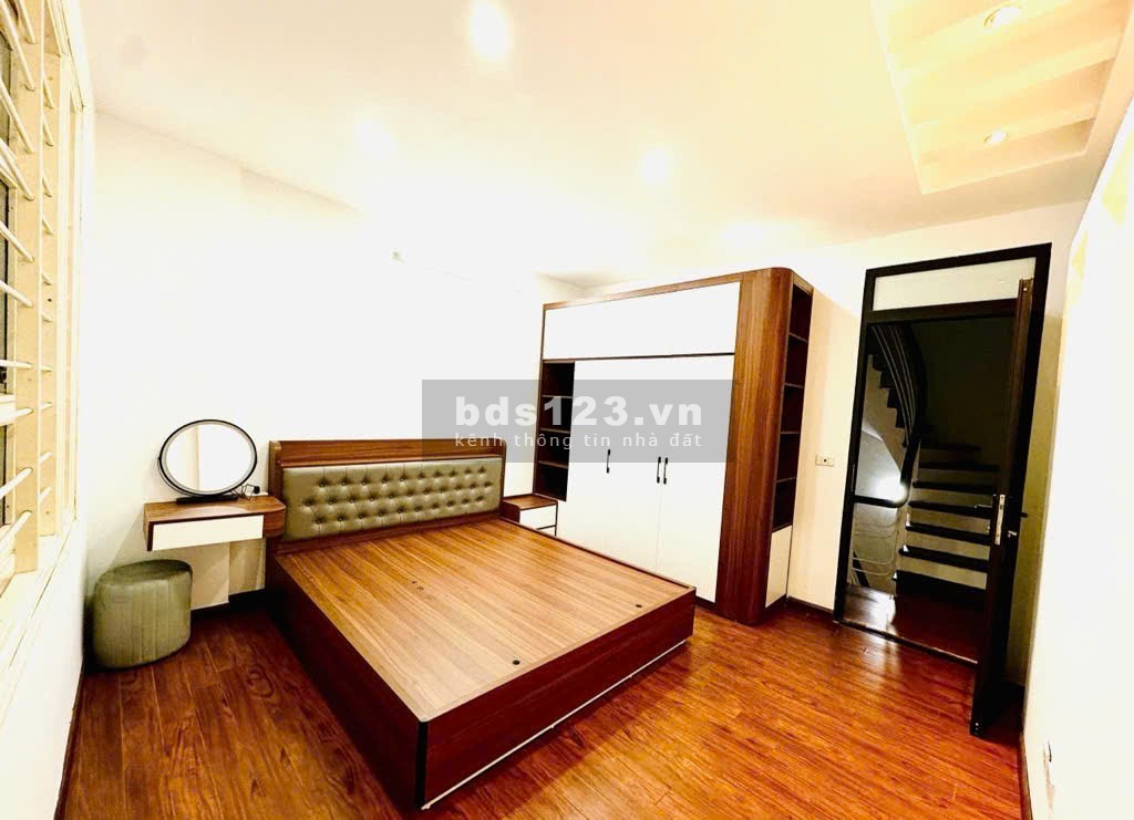 Bán nhà phố Hào Nam, nội thất xịn xò, ngõ rộng thoáng, 6 tầng, giá 7 tỷ