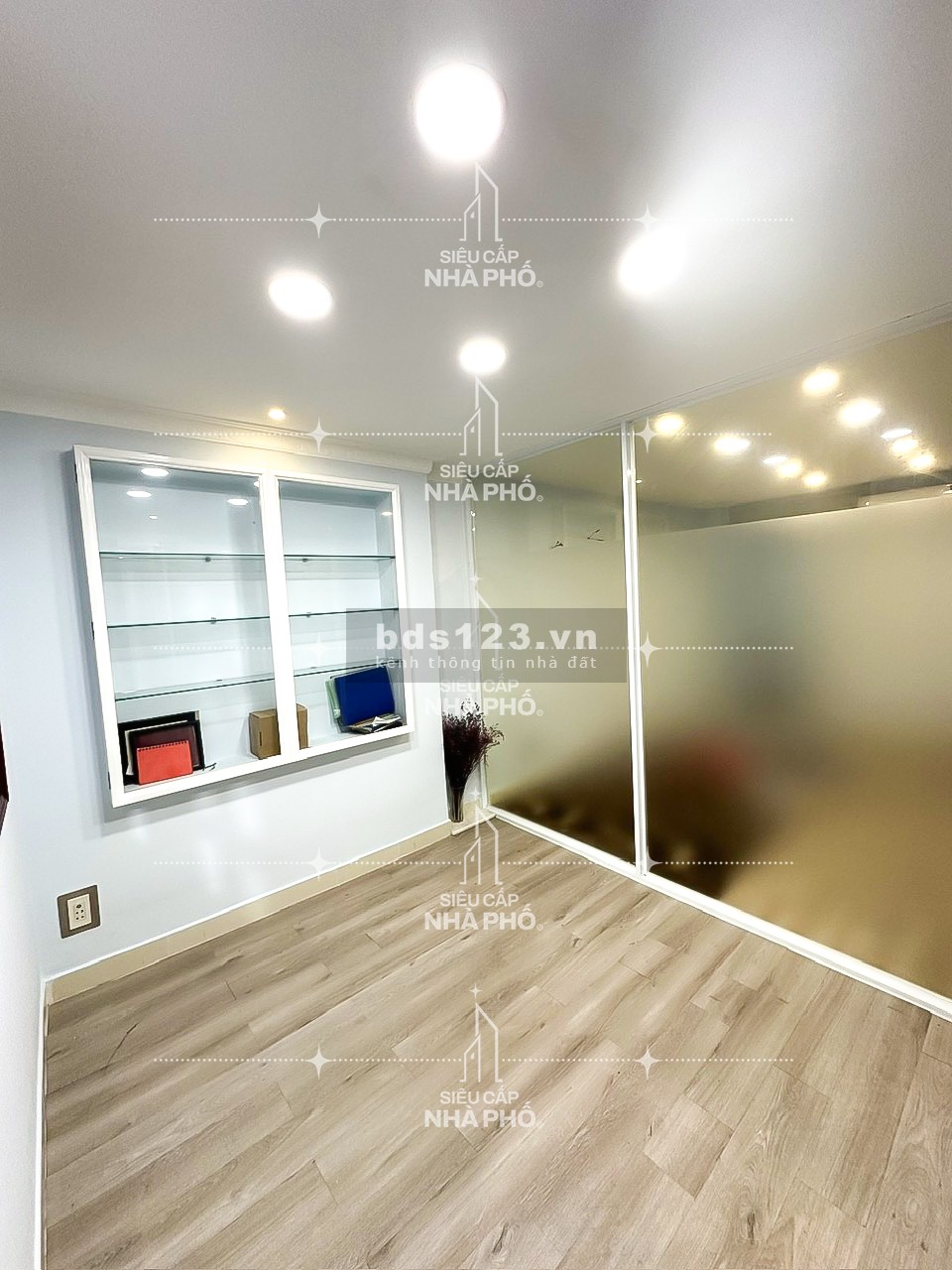 6.2 tỷ với 70M2 tại trung tâm quận 3? - Sát mặt tiền - 4 Phòng - Tiện ích bổ vây