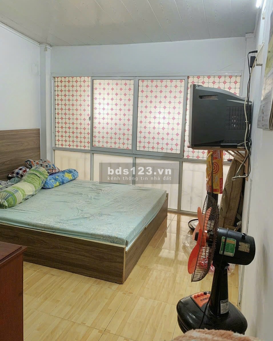 [Bán gấp] Nhà Thoại Ngọc Hầu - Tân Phú, hẻm thông, 43m2 nở hậu, hơn 2 tỷ