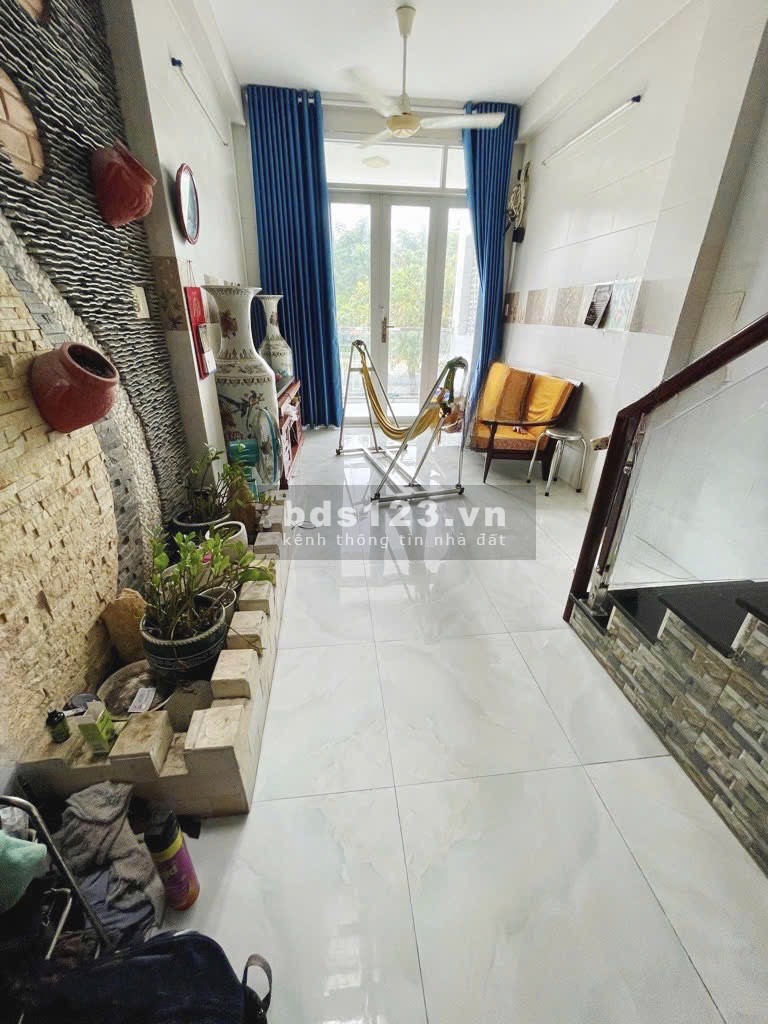 Mặt tiền 10M hơn 7 tỷ, nhà 5 tầng, 5PN, hoàn công đầy đủ, đường Lò Gốm, quận 6