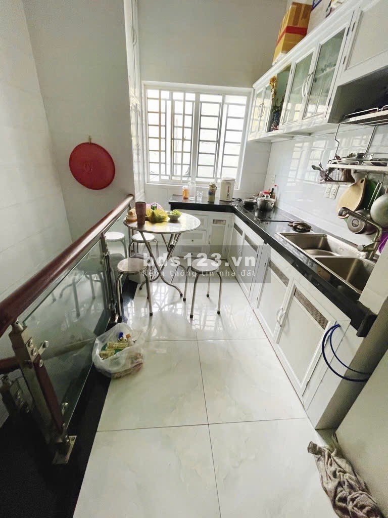 Mặt tiền 10M hơn 7 tỷ, nhà 5 tầng, 5PN, hoàn công đầy đủ, đường Lò Gốm, quận 6