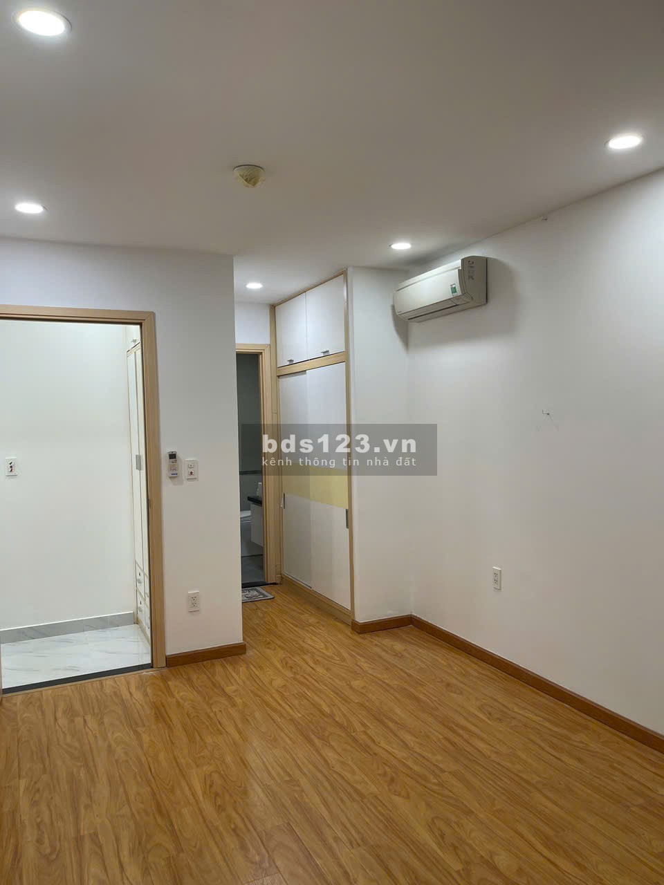 CHÍNH CHỦ BÁN căn hộ 2PN 74,6 m2 tại Chung Cư GARDEN GATE PHÚ NHUẬN