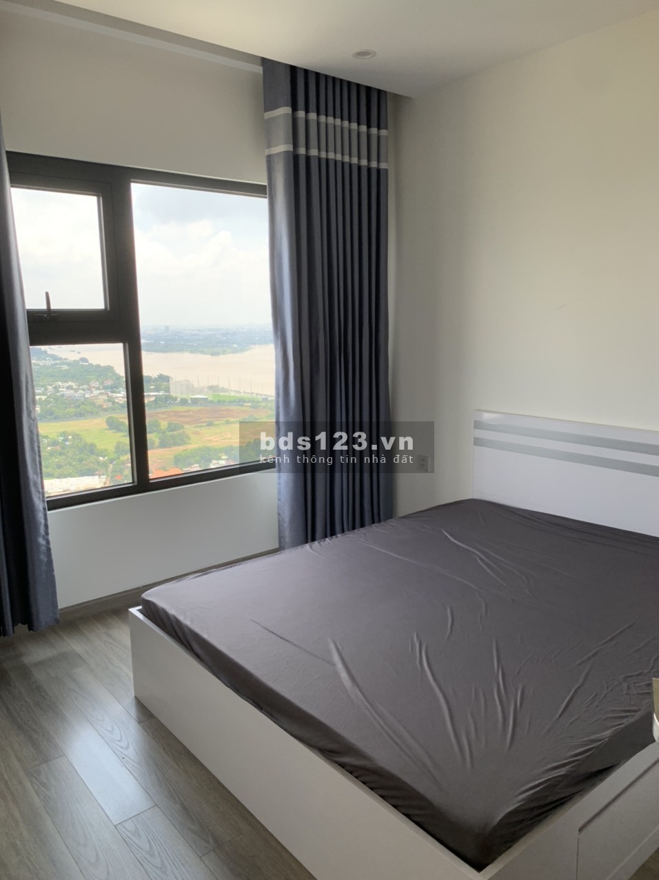 Căn hộ 5 triệu 5 2 phòng ngủ 2 WC Vinhomes Q9 Solari Origami Rainbow
