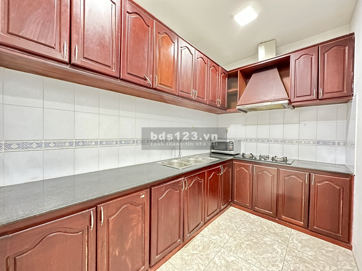 Căn góc rộng 85m2, 2p ngủ, có NT tại P6, Q3 giá 16tr/th