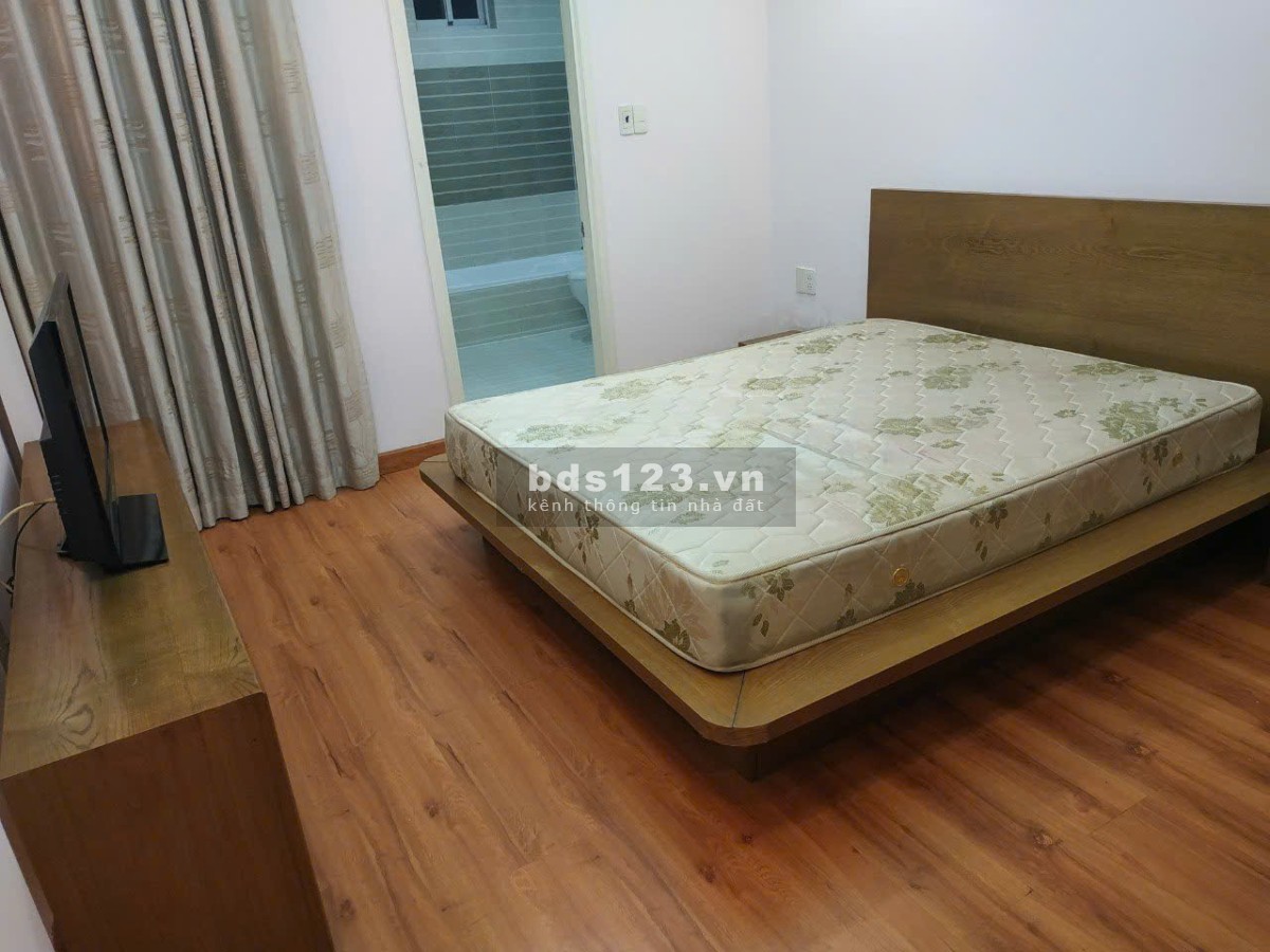 Chung cư Khải Hoàn, Lạc Long Quân, p5, Q11: 95m2, 2p ngủ, NT, 14tr