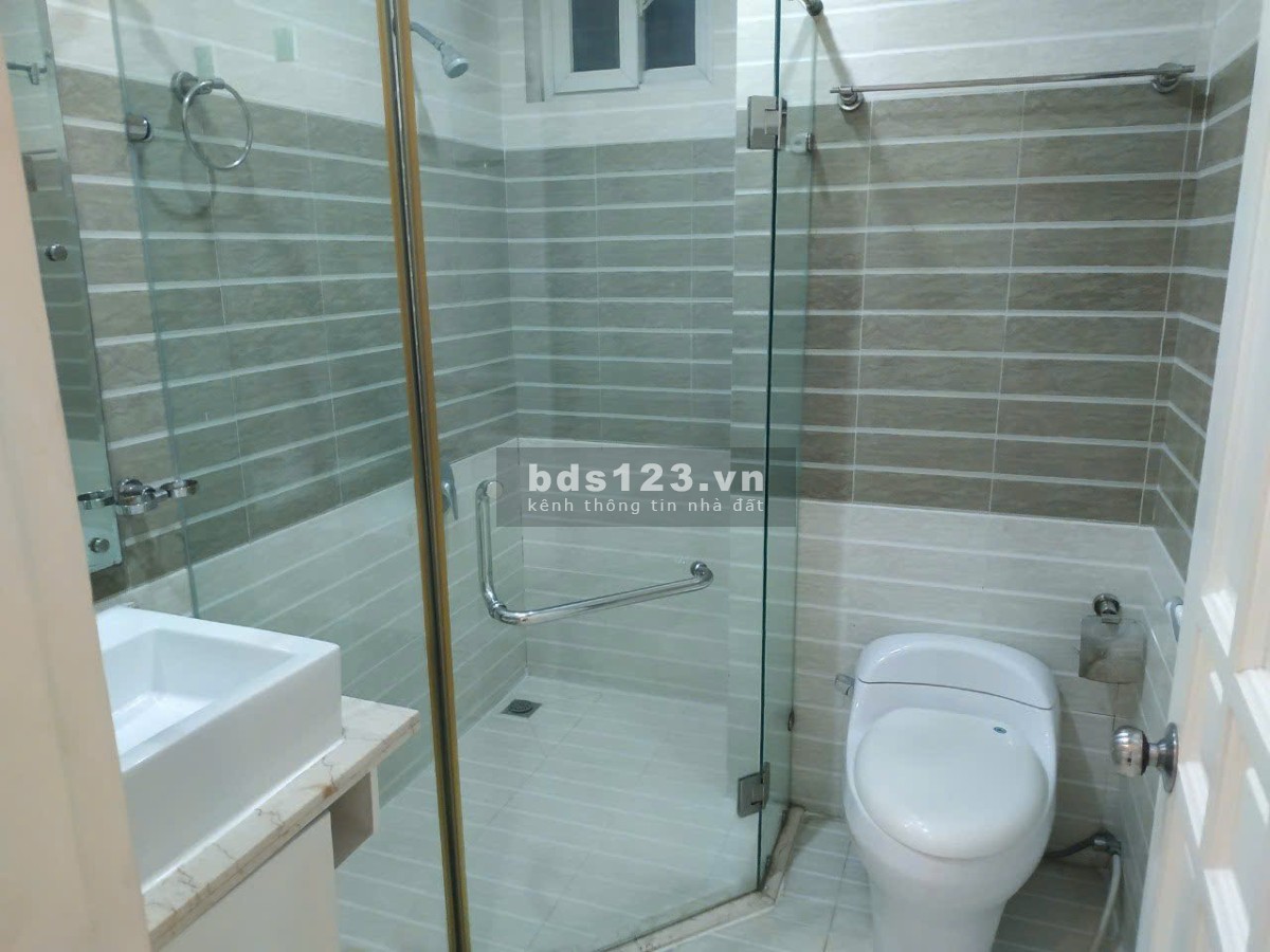 Chung cư Khải Hoàn, Lạc Long Quân, p5, Q11: 95m2, 2p ngủ, NT, 14tr