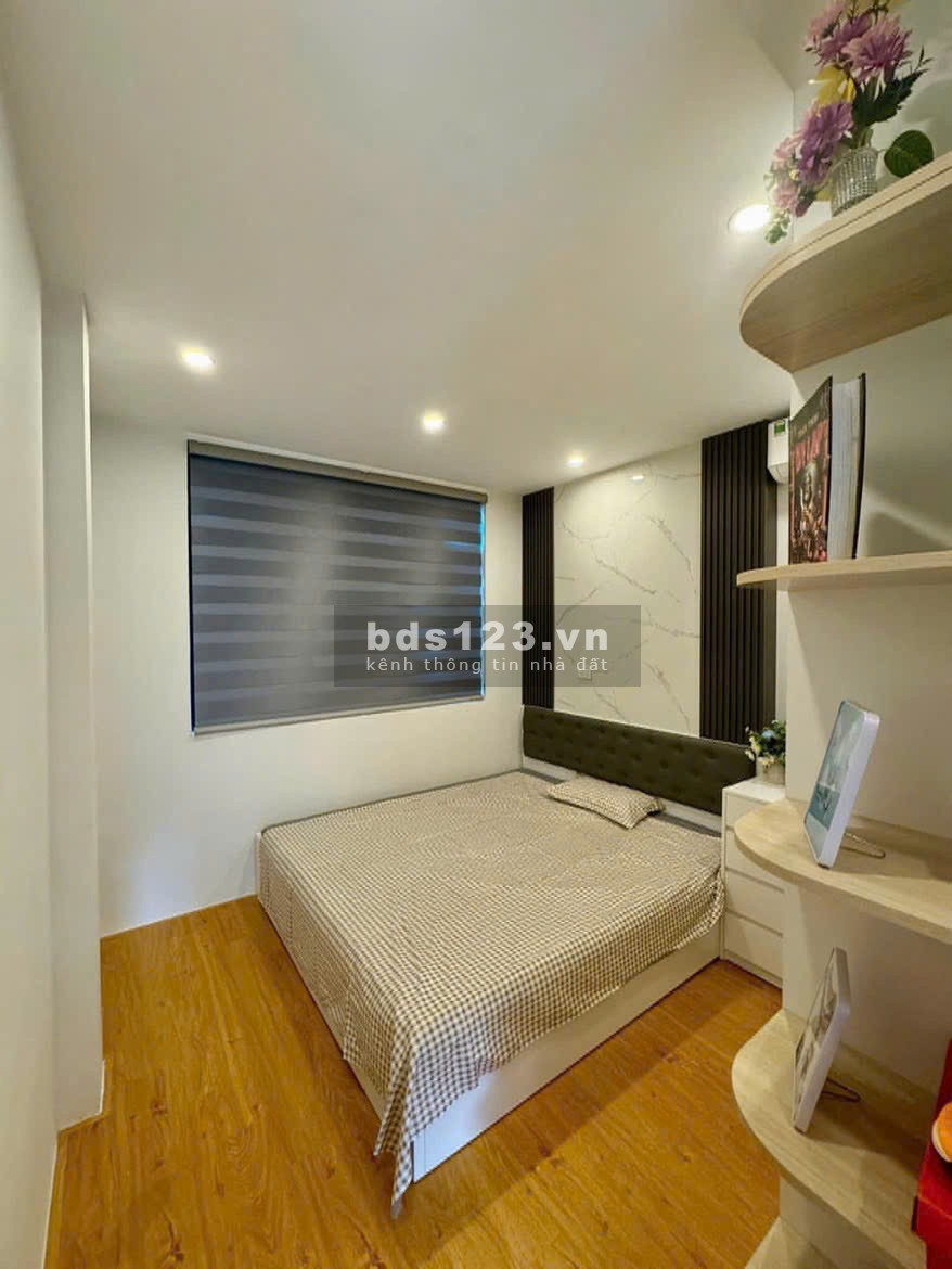 Bán nhà Phố Hào Nam, Ngõ thông khắp ngả, An sinh tiện ích đầy đủ, 26mx5T, Giá: 5.75 Tỷ.