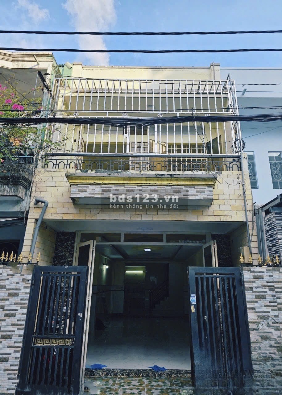 Nhà bán hẻm 7m thông, xe hơi vào nhà, 4x15M, hơn 4 tỷ, đường Mã Lò, Bình Tân