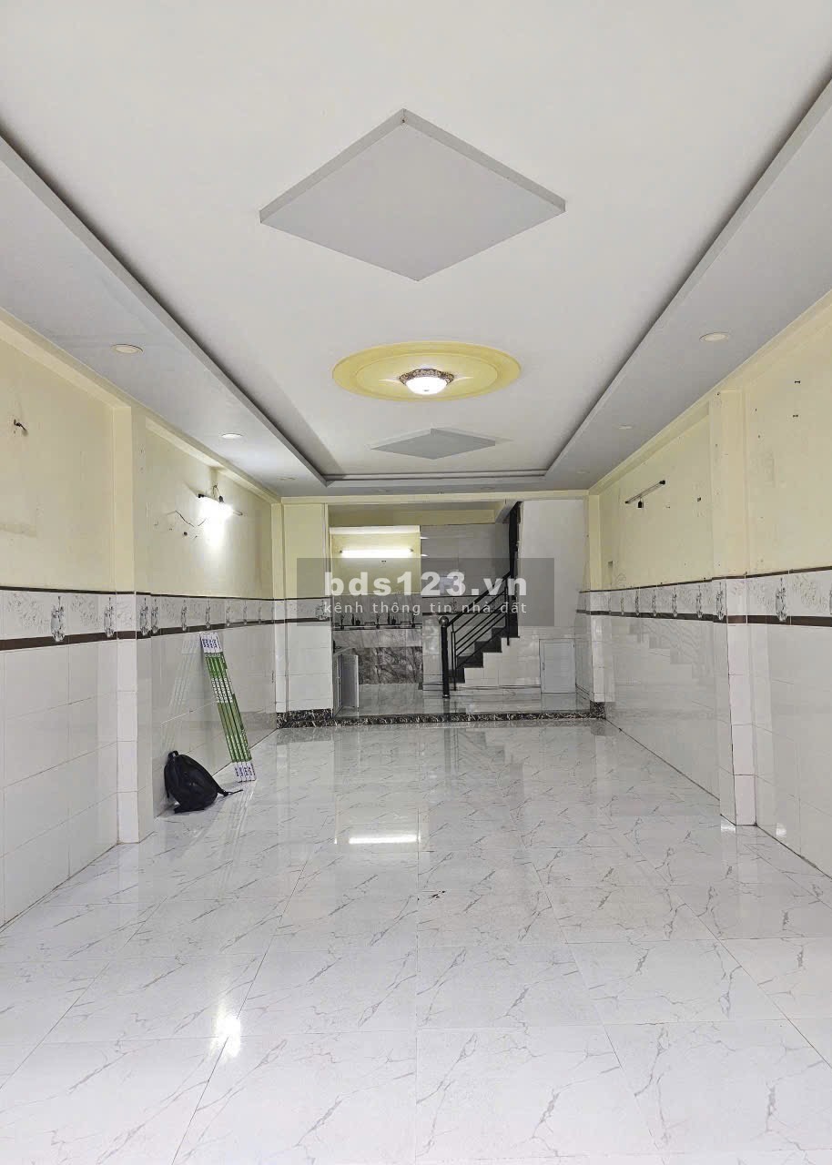 Nhà bán hẻm 7m thông, xe hơi vào nhà, 4x15M, hơn 4 tỷ, đường Mã Lò, Bình Tân