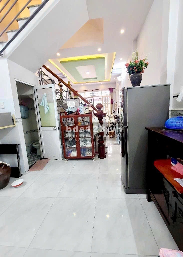 Nhỉnh 3 tỷ - 40M2 - Hẻm xe hơi, Nhà 2 tầng BTCT, đường Chiến Lược, Bình Tân