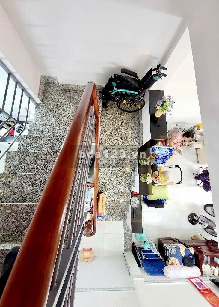 Nhỉnh 3 tỷ - 40M2 - Hẻm xe hơi, Nhà 2 tầng BTCT, đường Chiến Lược, Bình Tân
