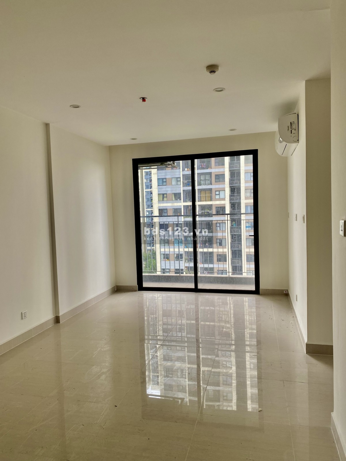 3 tỷ hơn cho căn hộ 3 phòng ngủ Đông Nam tại Vinhomes Quận 9