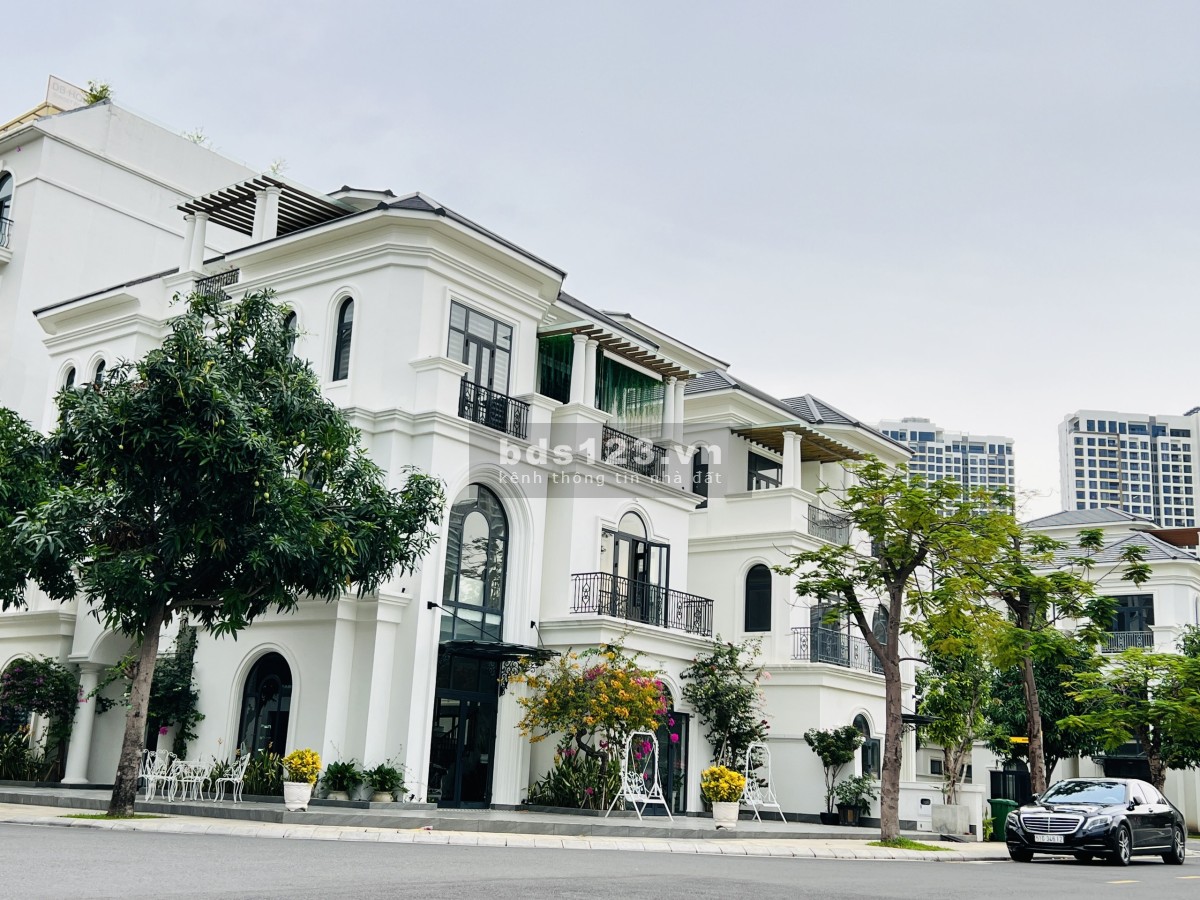 Cho thuê 15tr tầng trệt Nhà Phố, Shophouse, Biệt Thự Vinhomes Quận 9