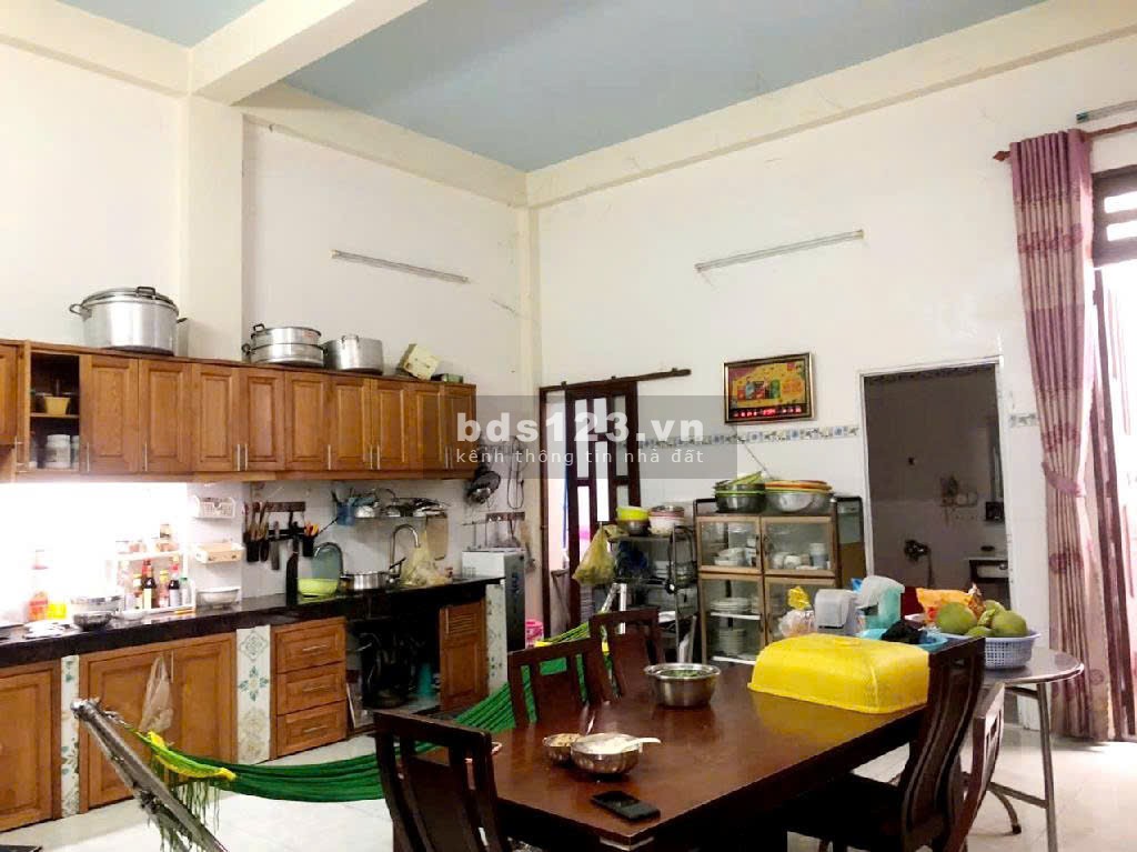 Cần bán gấp nhà khu vực quận 12