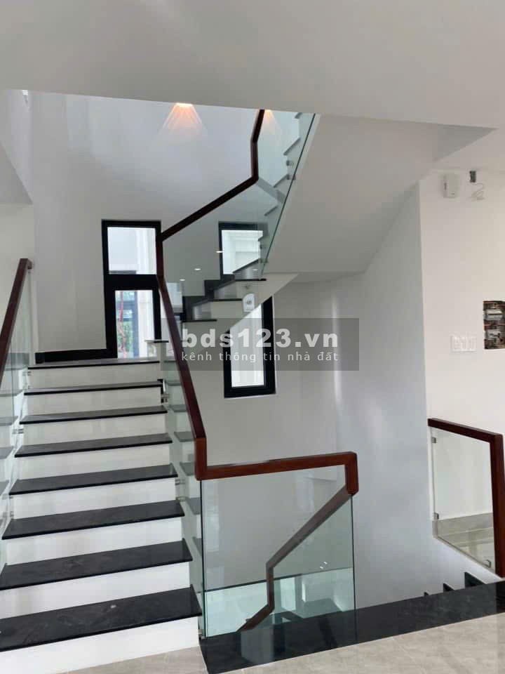 Cho thuê Boutique villa 275m2 nhà Phố, Biệt Thự Vinhomes Quận 9