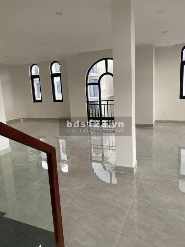 Cho thuê Boutique villa 275m2 nhà Phố, Biệt Thự Vinhomes Quận 9